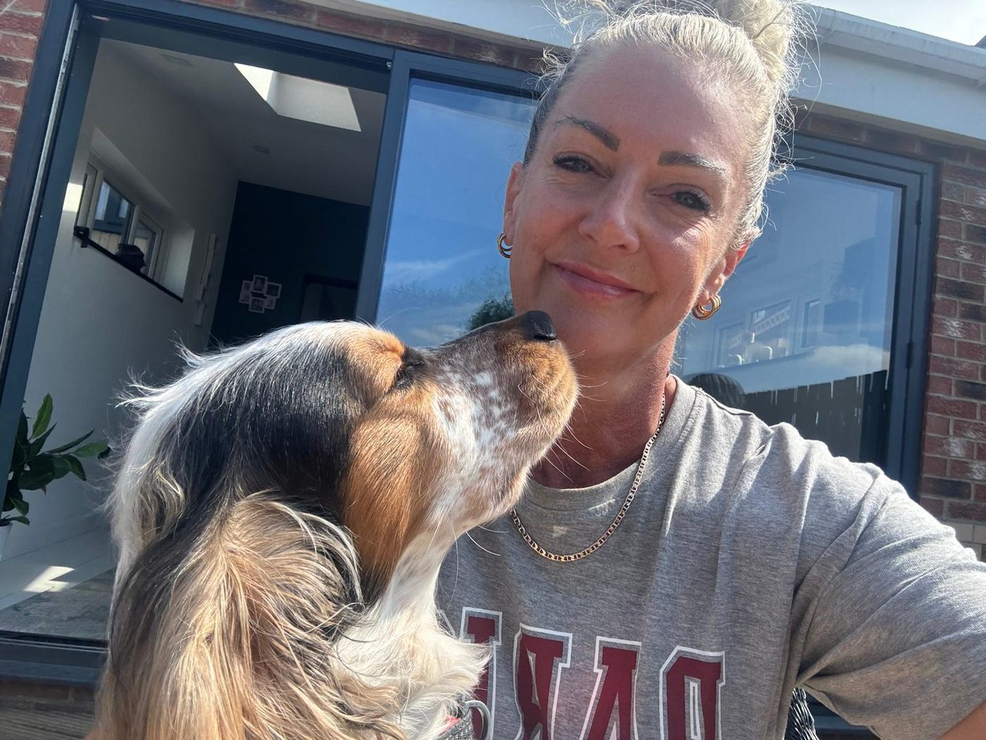 Sue with a Pawsome guest